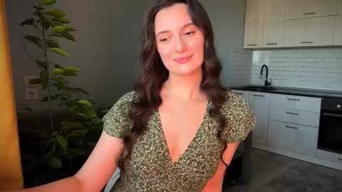 Snapshot of luna_raee chatting on September 24, 7:59 am luna_raee online show from September 24, 7:59 am