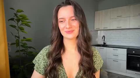 Snapshot of luna_raee chatting on September 25, 8:10 am luna_raee online show from September 25, 8:10 am