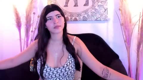 Luna  online show from February 25, 3:09 pm