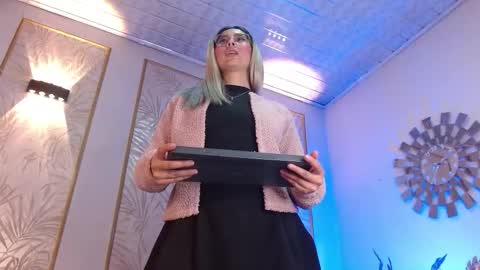 Snapshot of lunaagrey_ chatting on September 26, 4:09 am Luna online show from September 26, 4:09 am