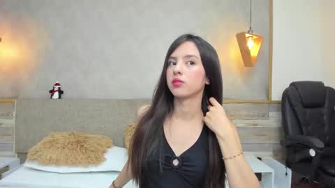 LUNA  online show from November 29, 2:58 pm