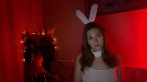 lunafeather online show from April 3, 6:59 pm