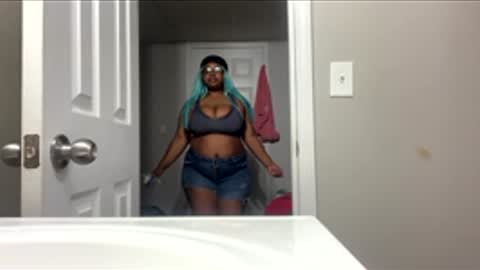 lunamoth00 online show from December 3, 12:53 am