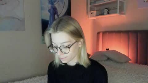 Snapshot of lunar_sofia chatting on September 29, 1:32 pm Sofia online show from September 29, 1:32 pm