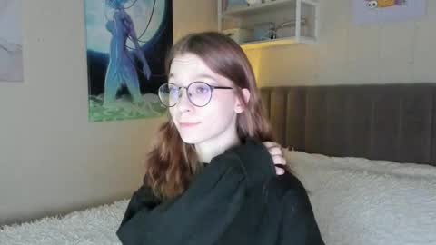 Snapshot of lunar_sofia chatting on March 1, 7:48 pm Sofia online show from March 1, 7:48 pm