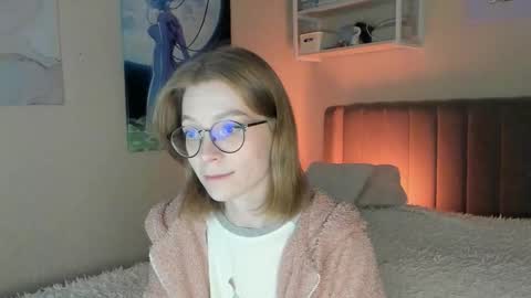 Snapshot of lunar_sofia chatting on September 18, 12:09 pm Sofia online show from September 18, 12:09 pm