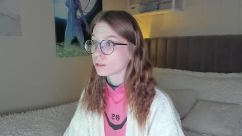 Snapshot of lunar_sofia chatting on February 25, 3:20 pm Sofia online show from February 25, 3:20 pm