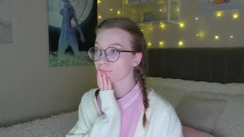 Snapshot of lunar_sofia chatting on March 10, 3:09 pm Sofia online show from March 10, 3:09 pm