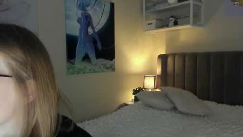 Snapshot of lunar_sofia chatting on September 11, 1:34 pm Sofia online show from September 11, 1:34 pm