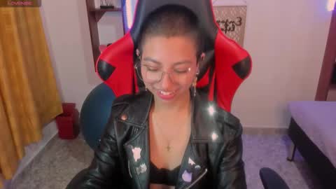 Snapshot of lunarichy chatting on October 14, 7:06 pm lunarichy online show from October 14, 7:06 pm