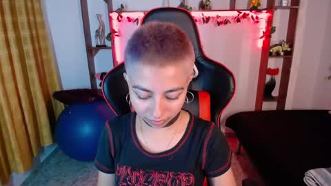 lunarichy online show from November 5, 8:33 pm