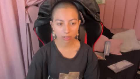 Snapshot of lunarichy chatting on October 9, 11:59 am lunarichy online show from October 9, 11:59 am