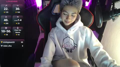 lunarichy online show from January 5, 5:27 pm