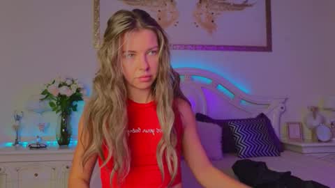 Luna Rishi online show from October 7, 11:39 am