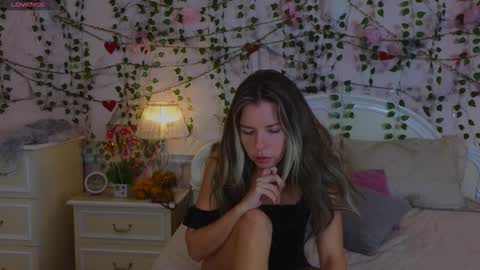 Luna Rishi online show from October 19, 11:59 am