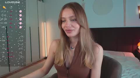 LunaticaBae online show from October 20, 4:39 am