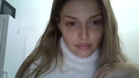 Luna  online show from October 27, 8:09 pm