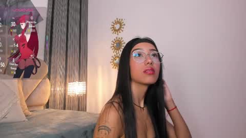 Luna   online show from April 11, 6:56 pm