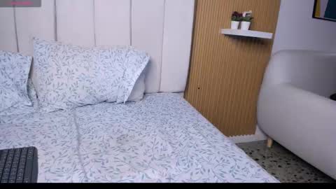 Lunita online show from February 7, 5:38 pm