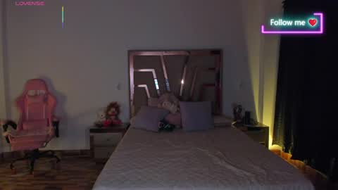 LUNA ROSE online show from April 9, 2:48 am