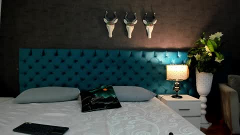 Luna online show from April 8, 4:32 pm