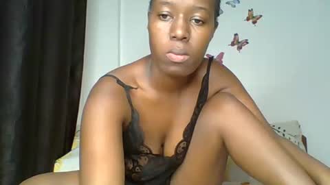lushlola254 online show from October 14, 7:00 am