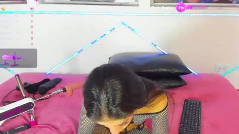 Snapshot of lussiewillow chatting on October 20, 12:32 pm Lussie online show from October 20, 12:32 pm