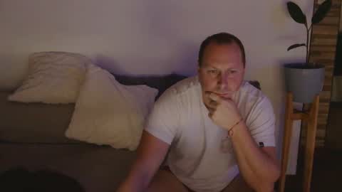 lustonfan online show from May 9, 6:58 pm