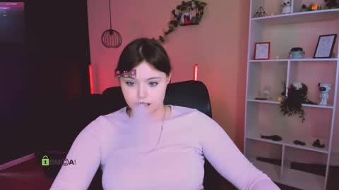 lusy_puff online show from March 15, 8:23 pm