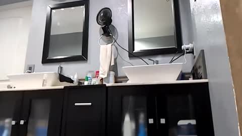 Snapshot of luv2fuk89 chatting on October 1, 10:25 am jayred231413 online show from October 1, 10:25 am