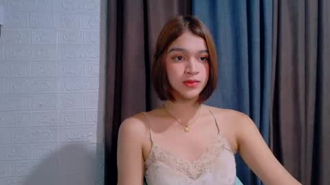 queen lux online show from April 14, 3:26 pm