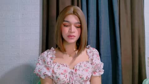 queen lux online show from April 3, 1:51 pm