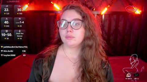 Snapshot of luxsopphia_ chatting on October 12, 2:20 pm luxsopphia_ online show from October 12, 2:20 pm