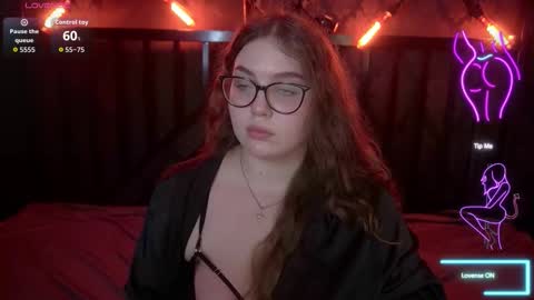 Snapshot of luxsopphia_ chatting on October 10, 1:50 pm luxsopphia_ online show from October 10, 1:50 pm