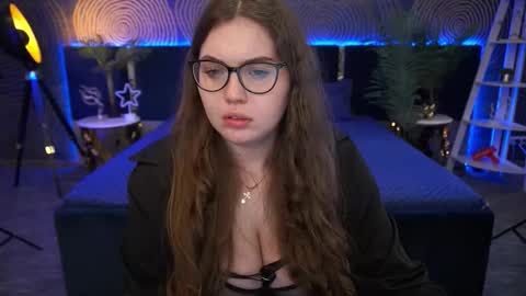 Snapshot of luxsopphia_ chatting on September 27, 1:09 pm luxsopphia_ online show from September 27, 1:09 pm