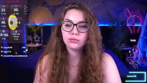 Snapshot of luxsopphia_ chatting on September 14, 1:01 pm luxsopphia_ online show from September 14, 1:01 pm