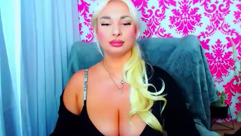 Luxuriaa online show from February 4, 8:57 pm