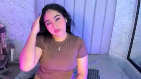 LYA DUBOIS  online show from February 21, 2:53 pm