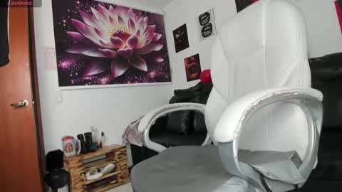  Lycoris  online show from September 18, 9:19 pm