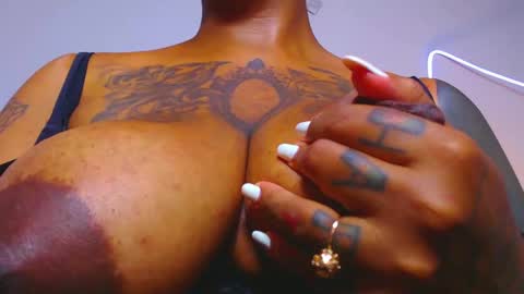 Lyla Fox online show from October 28, 2:34 am