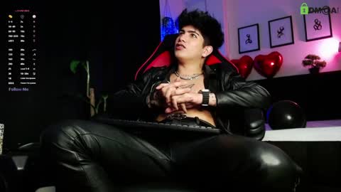 Lyle Bennett Freelance Model online show from March 31, 1:00 pm