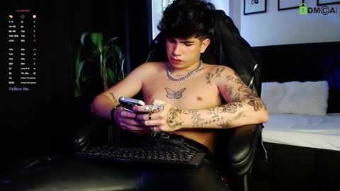 Lyle Bennett Freelance Model online show from March 1, 9:30 pm