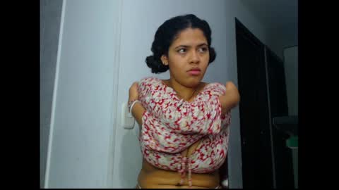 lylii_evans online show from January 13, 7:11 am