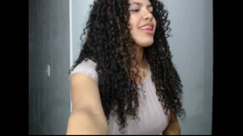 lylii_evans online show from January 7, 3:35 am