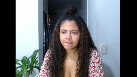 lylii_evans online show from December 3, 1:14 am
