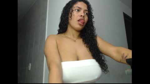 lylii_evans online show from January 15, 3:33 am