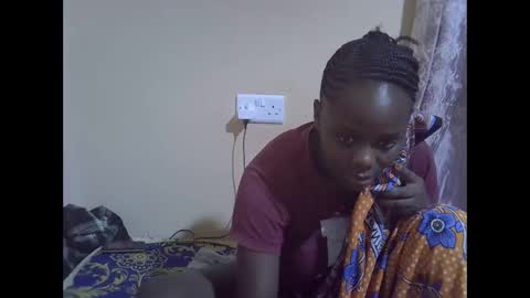 lyn_anna online show from December 4, 8:36 am