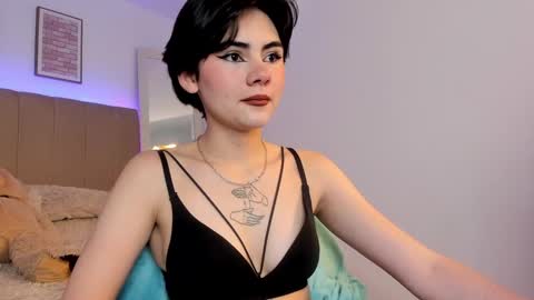 Snapshot of lyn_lebelle chatting on January 9, 1:02 pm Lyn online show from January 9, 1:02 pm