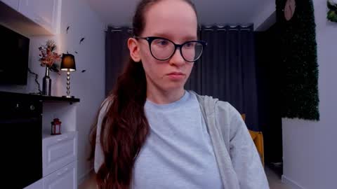 Sara online show from March 3, 10:31 pm