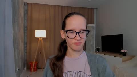 Sara online show from September 20, 4:32 pm